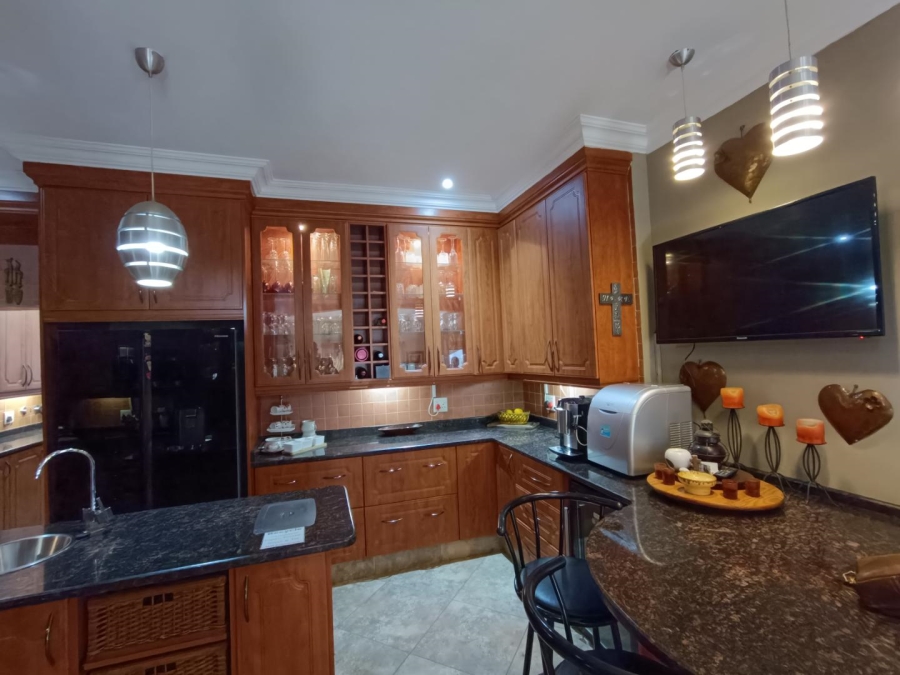 5 Bedroom Property for Sale in Midstream Estate Gauteng