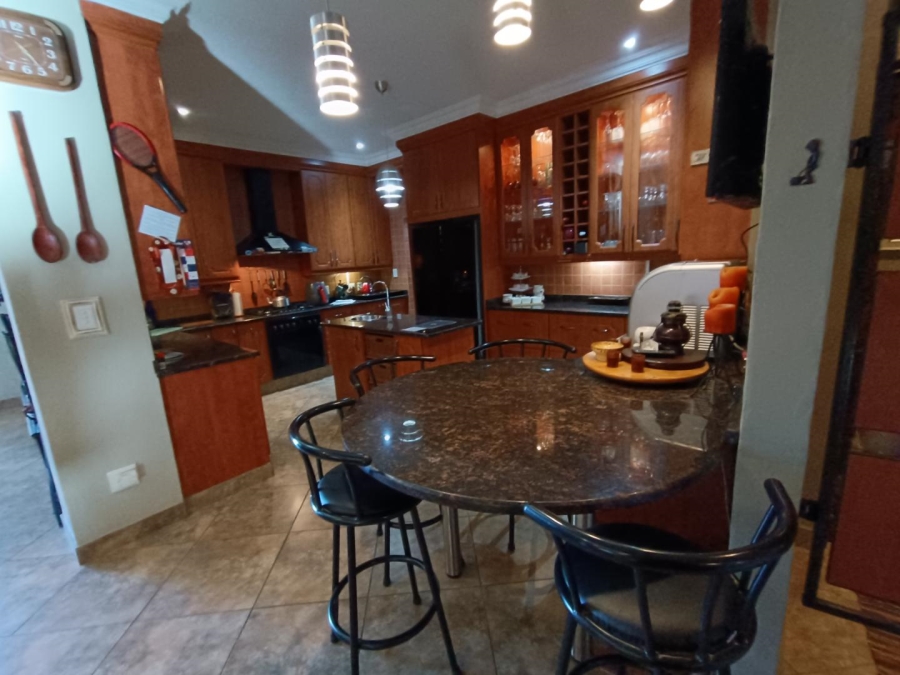 5 Bedroom Property for Sale in Midstream Estate Gauteng
