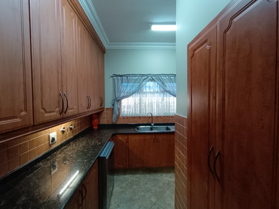 5 Bedroom Property for Sale in Midstream Estate Gauteng