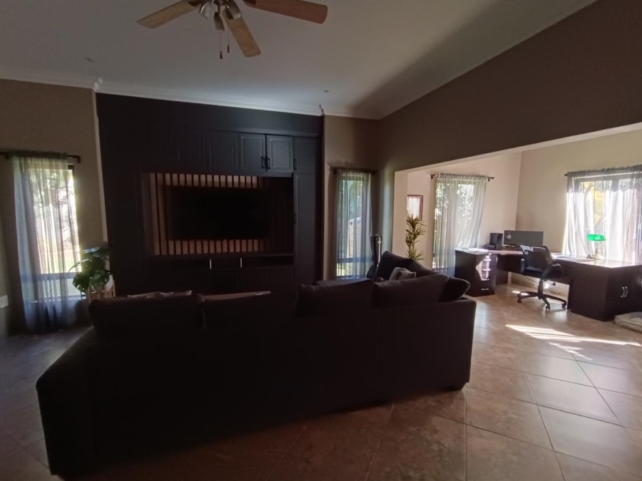 5 Bedroom Property for Sale in Midstream Estate Gauteng