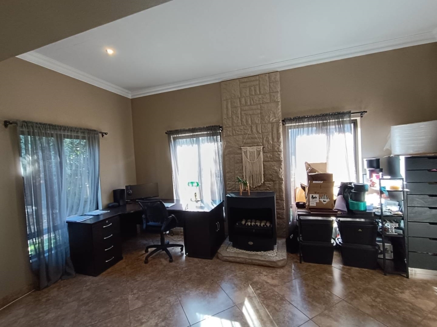 5 Bedroom Property for Sale in Midstream Estate Gauteng