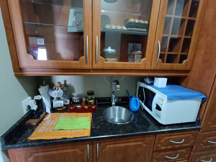 5 Bedroom Property for Sale in Midstream Estate Gauteng