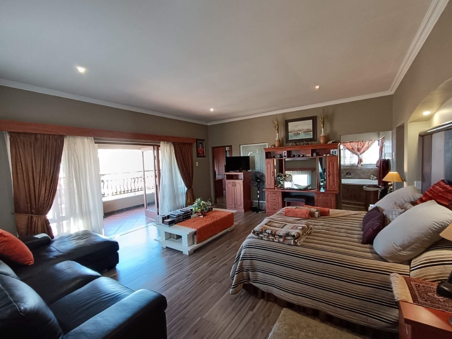 5 Bedroom Property for Sale in Midstream Estate Gauteng