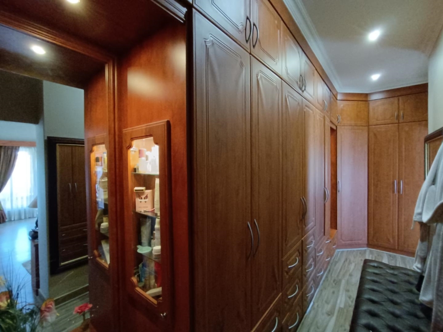 5 Bedroom Property for Sale in Midstream Estate Gauteng
