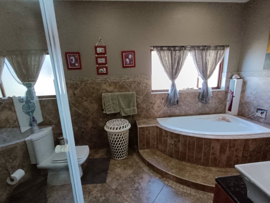 5 Bedroom Property for Sale in Midstream Estate Gauteng