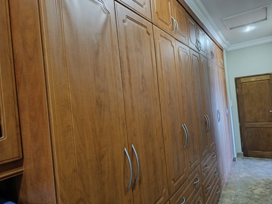 5 Bedroom Property for Sale in Midstream Estate Gauteng