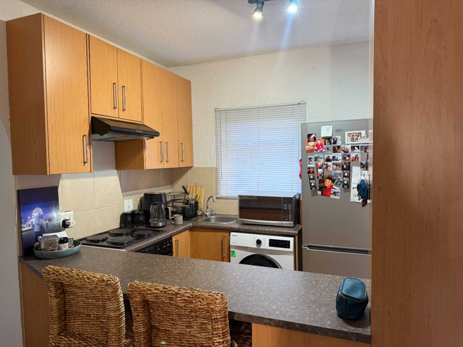 To Let 1 Bedroom Property for Rent in Lonehill Gauteng