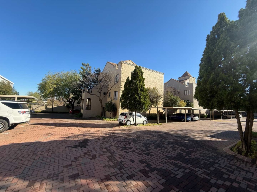 To Let 1 Bedroom Property for Rent in Lonehill Gauteng
