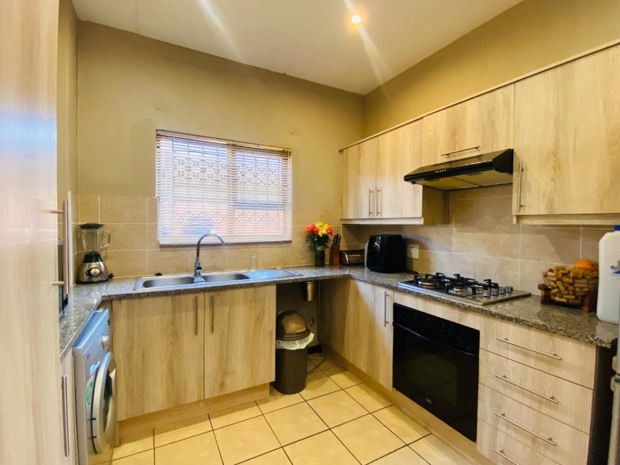 3 Bedroom Property for Sale in Wilgeheuwel Gauteng