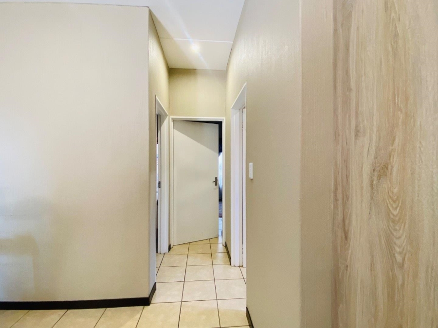 3 Bedroom Property for Sale in Wilgeheuwel Gauteng