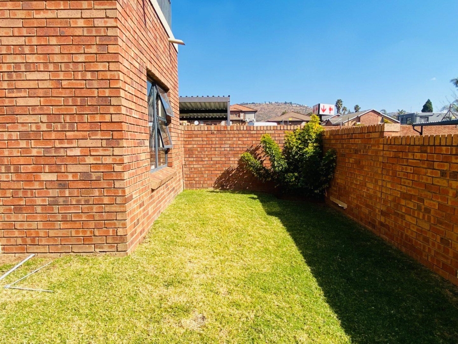 3 Bedroom Property for Sale in Wilgeheuwel Gauteng
