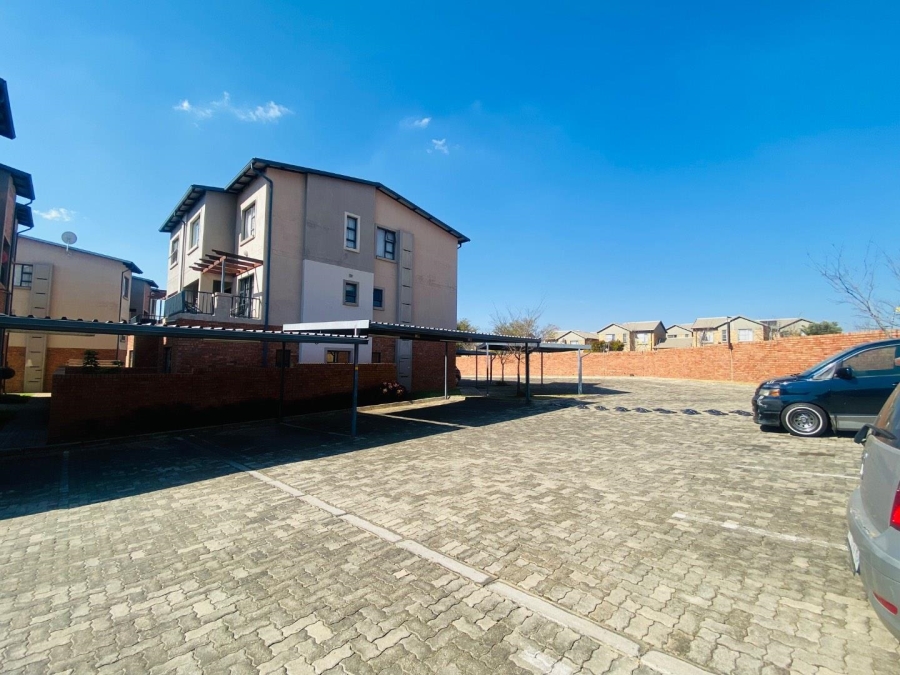 3 Bedroom Property for Sale in Wilgeheuwel Gauteng