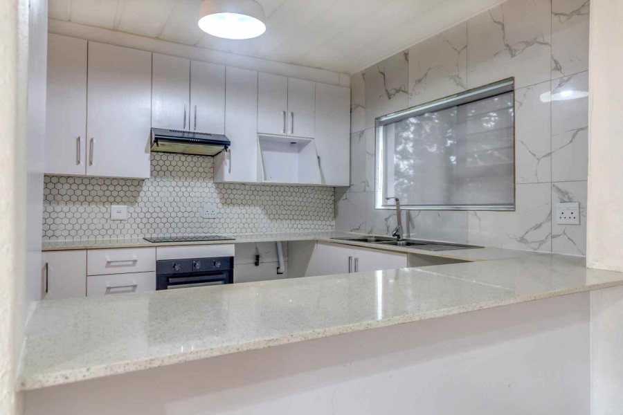 2 Bedroom Property for Sale in Country Life Park Gauteng