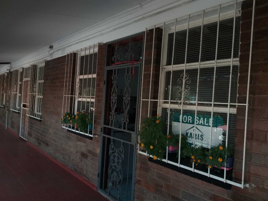 1 Bedroom Property for Sale in Albertville Gauteng