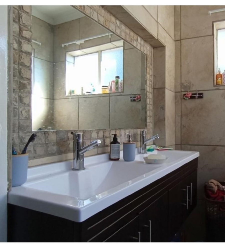 2 Bedroom Property for Sale in Melville Gauteng