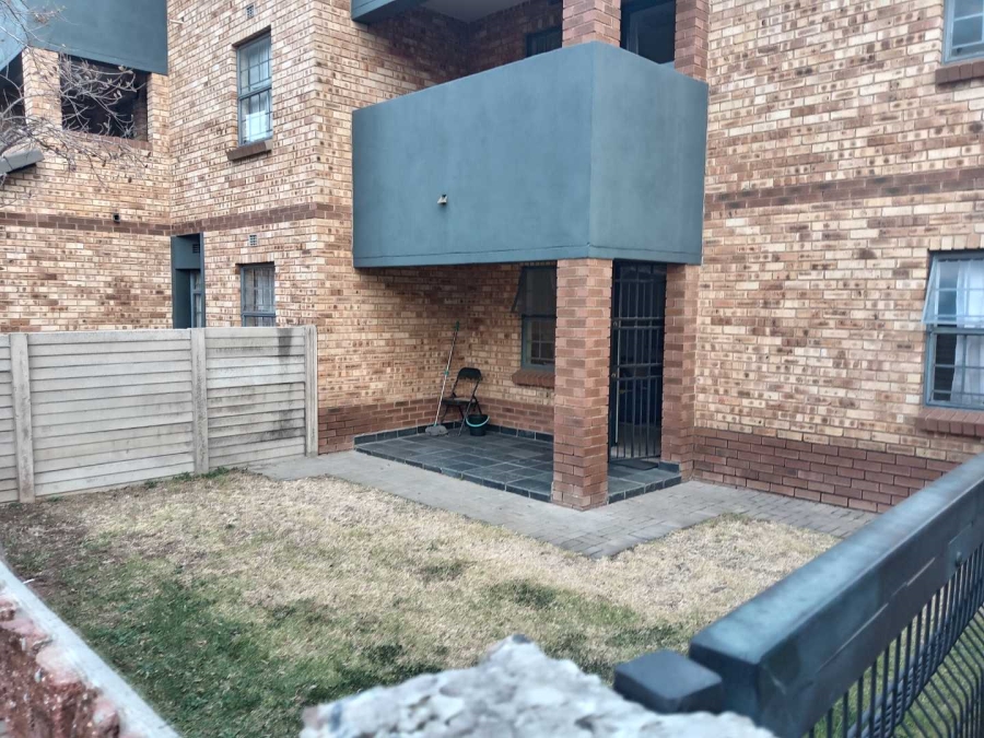 2 Bedroom Property for Sale in Erand Gardens Gauteng