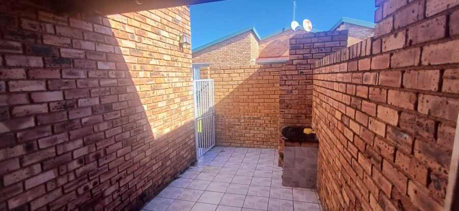3 Bedroom Property for Sale in Groblerpark Gauteng