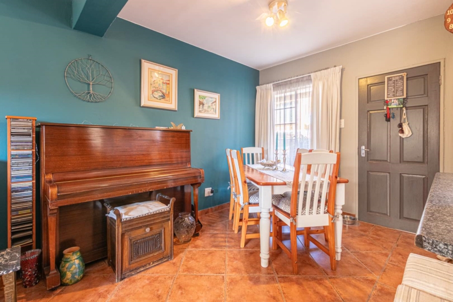2 Bedroom Property for Sale in Wilgeheuwel Gauteng