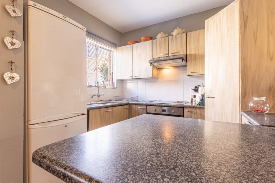 2 Bedroom Property for Sale in Wilgeheuwel Gauteng