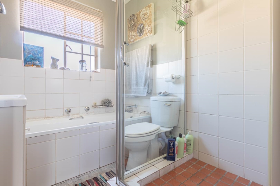 2 Bedroom Property for Sale in Wilgeheuwel Gauteng