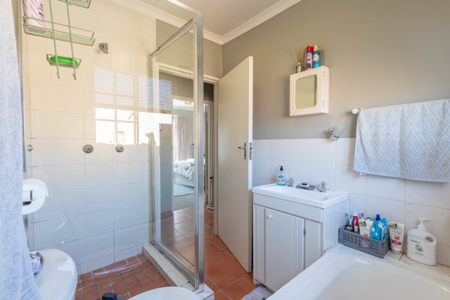 2 Bedroom Property for Sale in Wilgeheuwel Gauteng