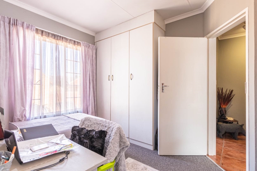 2 Bedroom Property for Sale in Wilgeheuwel Gauteng