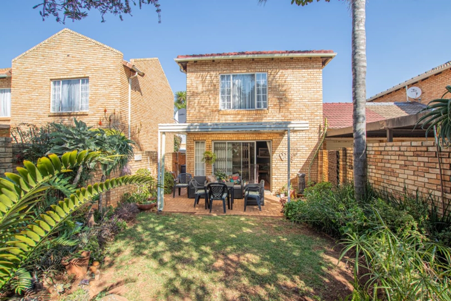 2 Bedroom Property for Sale in Wilgeheuwel Gauteng