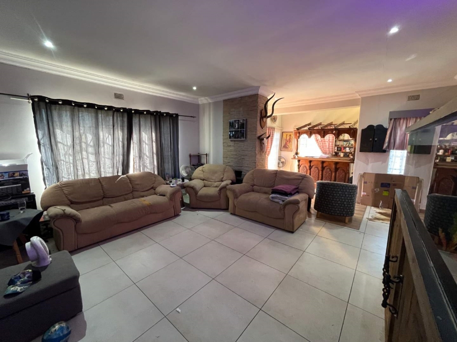 3 Bedroom Property for Sale in Queenswood Gauteng
