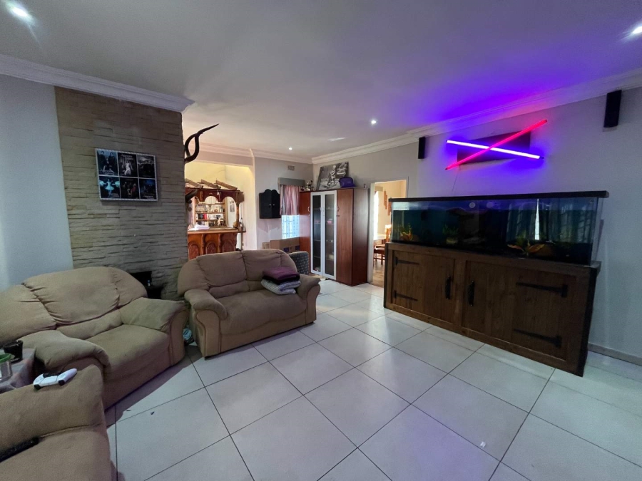 3 Bedroom Property for Sale in Queenswood Gauteng