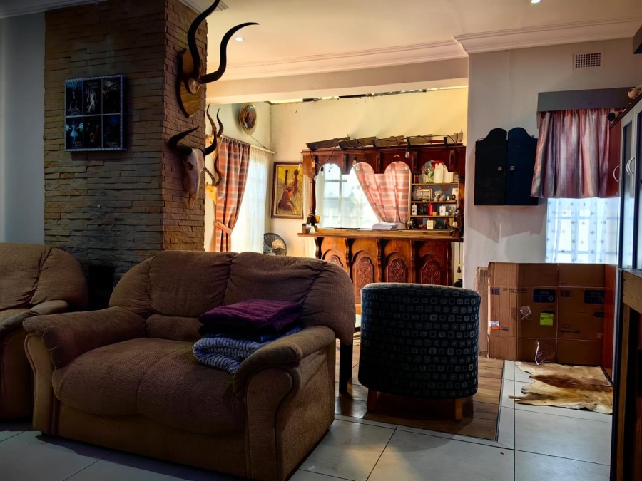 3 Bedroom Property for Sale in Queenswood Gauteng
