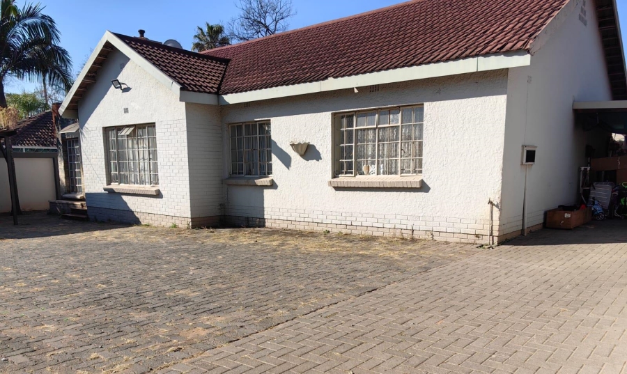 3 Bedroom Property for Sale in Queenswood Gauteng
