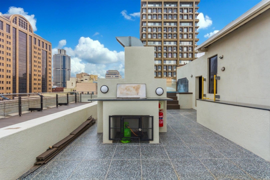 1 Bedroom Property for Sale in Ferreirasdorp Gauteng