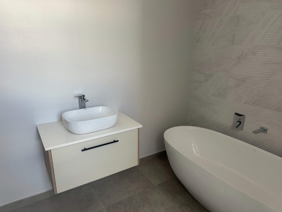 5 Bedroom Property for Sale in Eye of Africa Gauteng