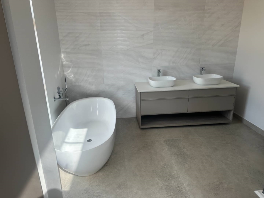 5 Bedroom Property for Sale in Eye of Africa Gauteng