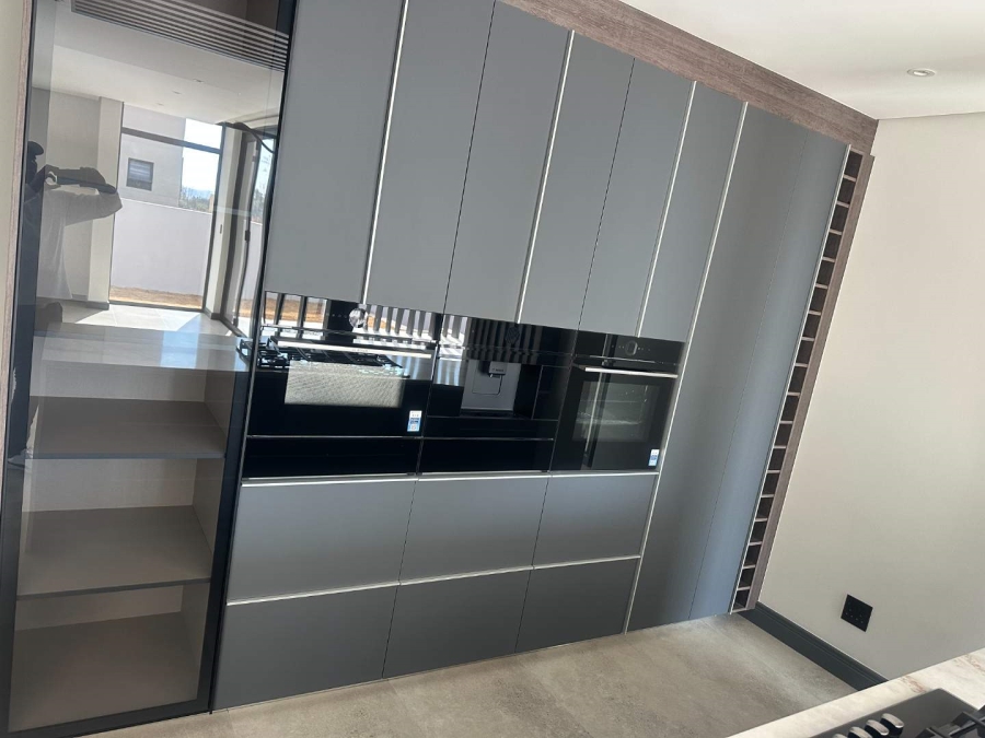 5 Bedroom Property for Sale in Eye of Africa Gauteng