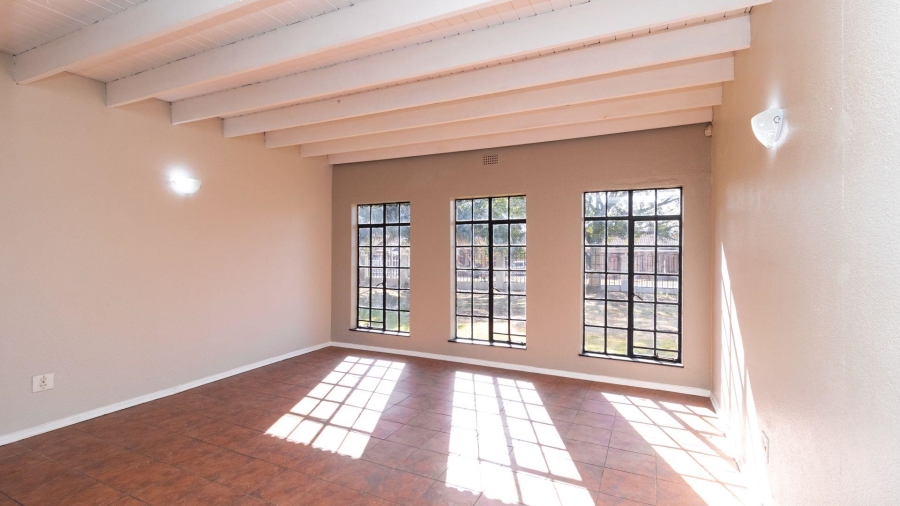 6 Bedroom Property for Sale in Freeway Park Gauteng