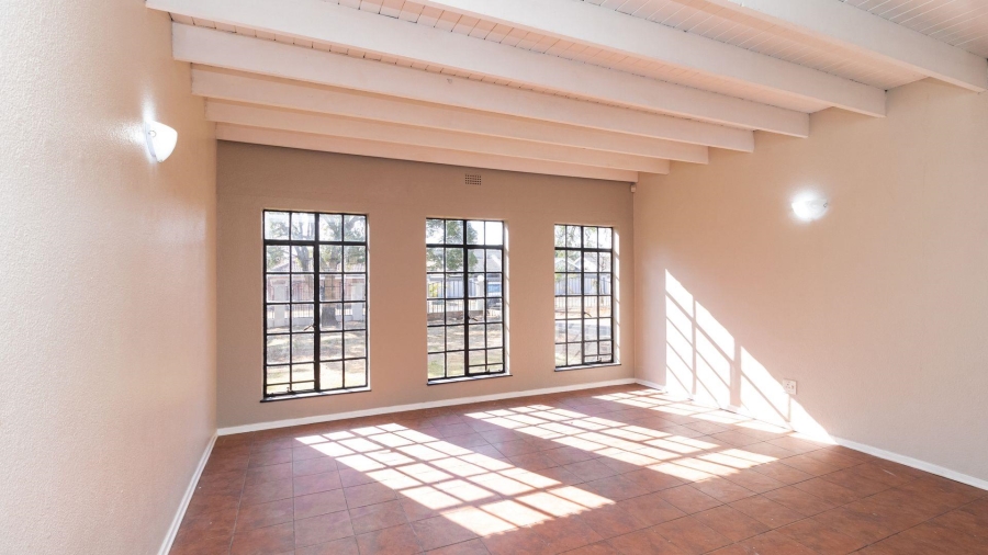 6 Bedroom Property for Sale in Freeway Park Gauteng