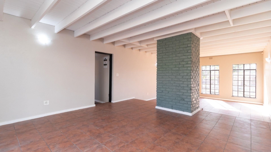 6 Bedroom Property for Sale in Freeway Park Gauteng