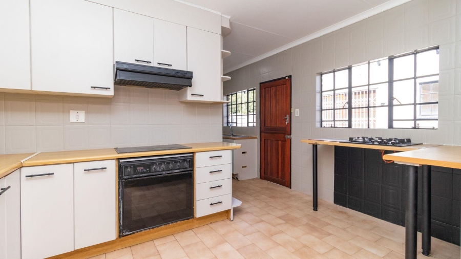 6 Bedroom Property for Sale in Freeway Park Gauteng