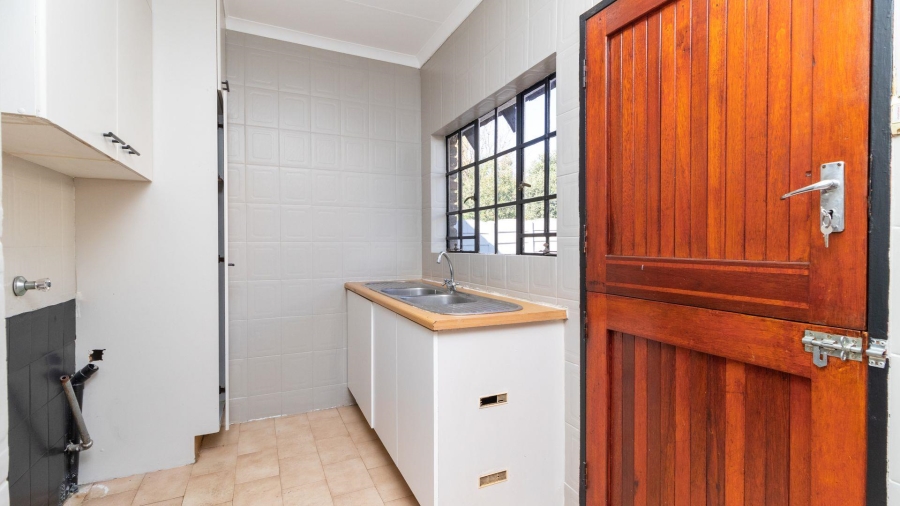 6 Bedroom Property for Sale in Freeway Park Gauteng
