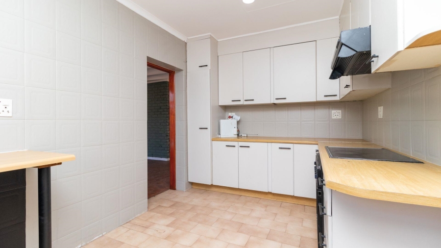 6 Bedroom Property for Sale in Freeway Park Gauteng