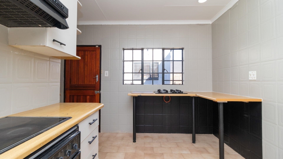 6 Bedroom Property for Sale in Freeway Park Gauteng