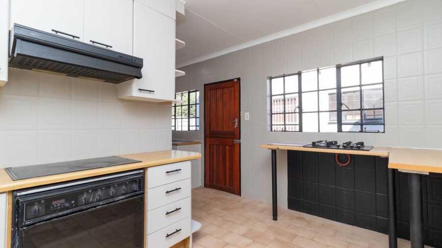 6 Bedroom Property for Sale in Freeway Park Gauteng