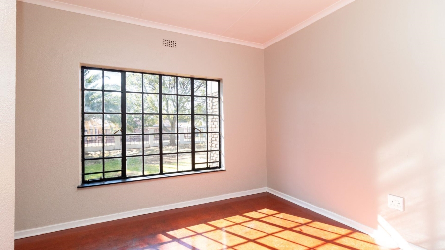 6 Bedroom Property for Sale in Freeway Park Gauteng