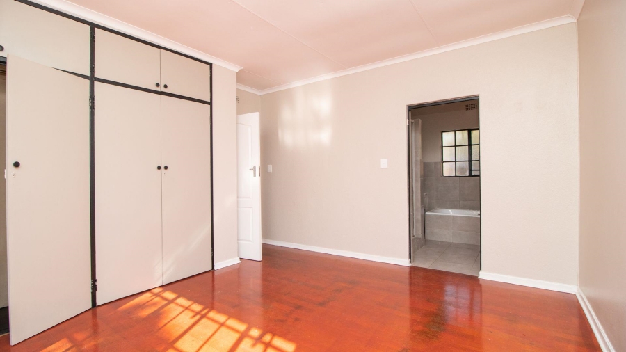 6 Bedroom Property for Sale in Freeway Park Gauteng
