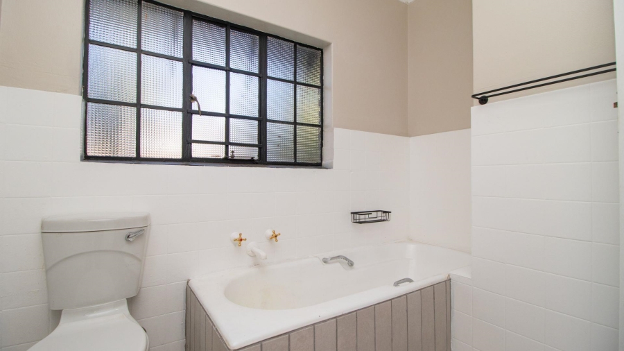 6 Bedroom Property for Sale in Freeway Park Gauteng