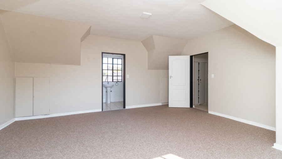 6 Bedroom Property for Sale in Freeway Park Gauteng