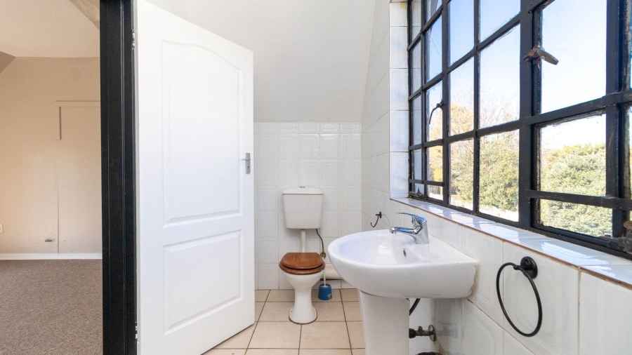 6 Bedroom Property for Sale in Freeway Park Gauteng