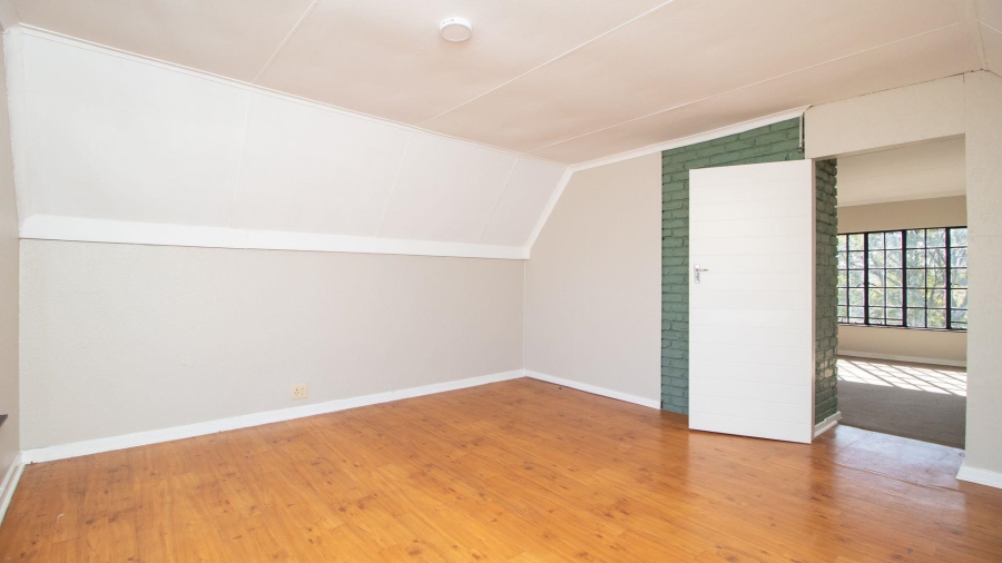 6 Bedroom Property for Sale in Freeway Park Gauteng