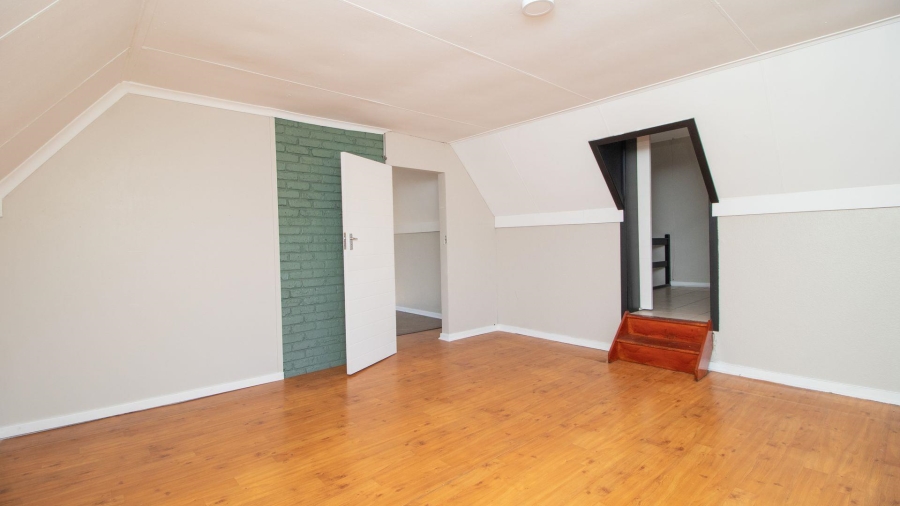 6 Bedroom Property for Sale in Freeway Park Gauteng
